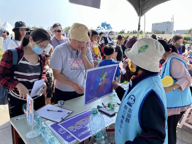 0427假日人潮超多，全家一起出動參與活動