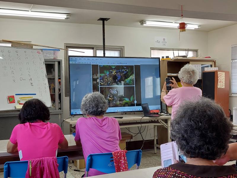 學員實作「以圖搜圖」技巧