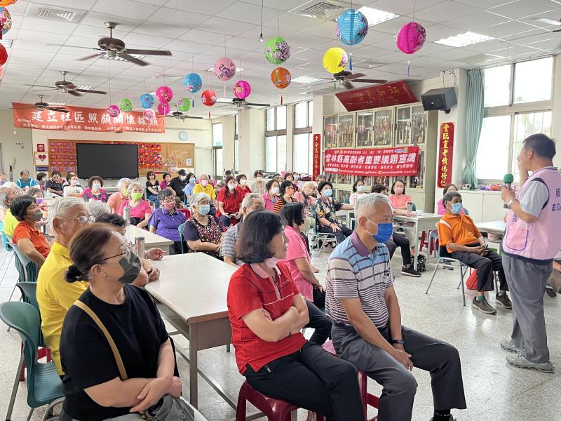 現場防詐宣導，增加民眾防詐新知。