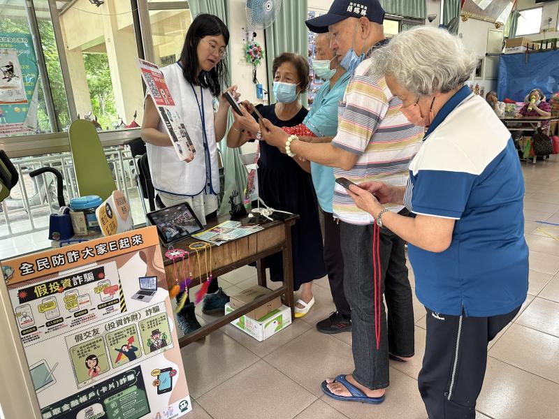 DOC數位行動櫃檯位民眾及銀髮長者提供數位服務