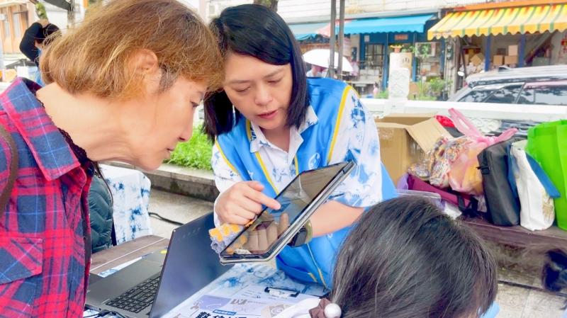 不懂沒關係,我們陪你從頭開始。歡迎到頭城DOC數位I櫃檯,讓科技守護您的健康生活!