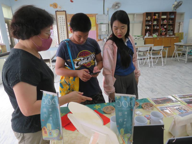 向新住民推廣湖內DOC作品