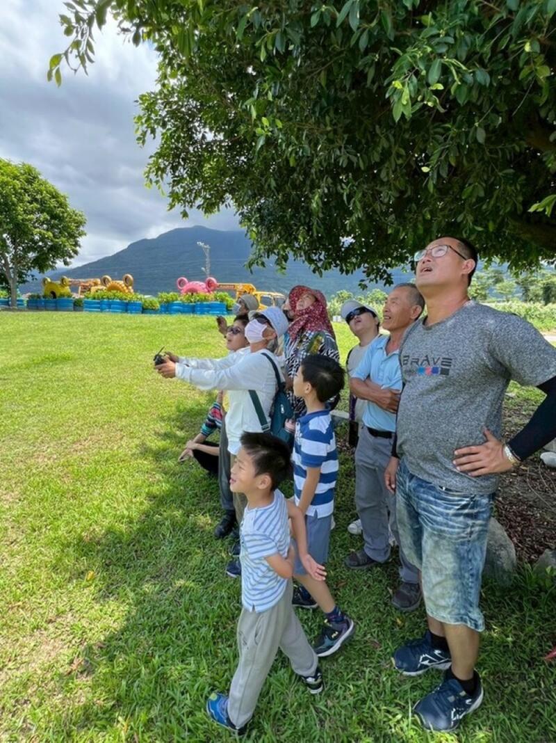 講師講解空拍機的操作技巧