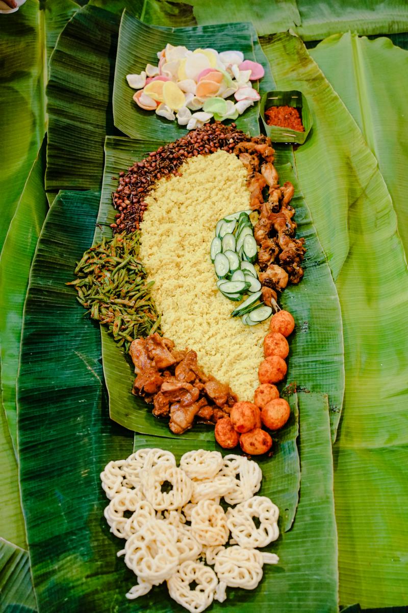 餐桌上的文化交流-封面照