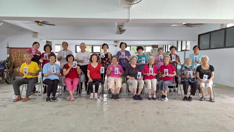 學員與自己的相印機輸出照片大合照