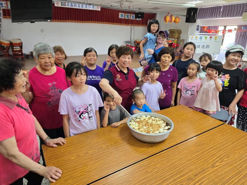 薑汁黑糖牛汶水好了可以開動了。