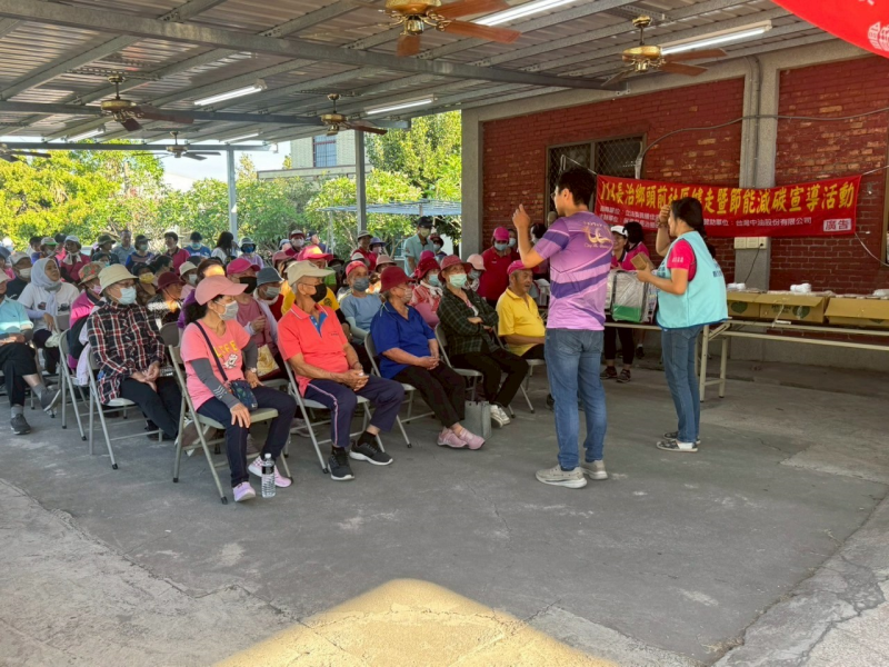 長治DOC與志工團隊進行防家暴與數位課程宣導，民眾反應熱烈。