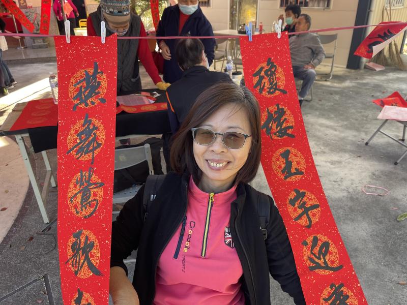 AI 加碼互動 只要輸入名字就能生成專屬對聯，橫批還能用姓氏巧妙變化，讓民眾玩得興奮又驚喜。