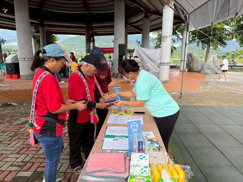 大家一起來使用手機下載APP後隨時隨地都可以使用