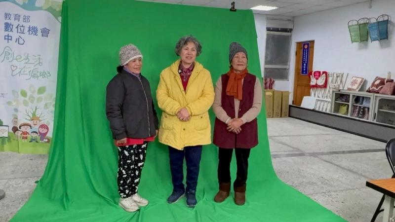 都要在鏡頭前完成一段完整流程，從自我介紹，到播報生活小新聞，最後再送上一句祝賀或祝福的話。