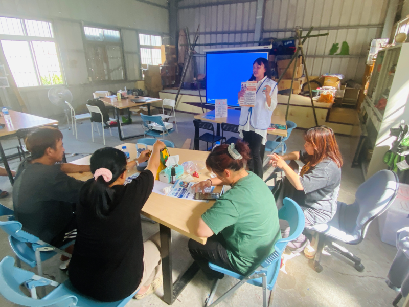 她住在山區，平時忙於務農，陪伴孩子的時間有限。但她明白，網路世界的安全，不能只靠運氣，必須有工具來輔助。