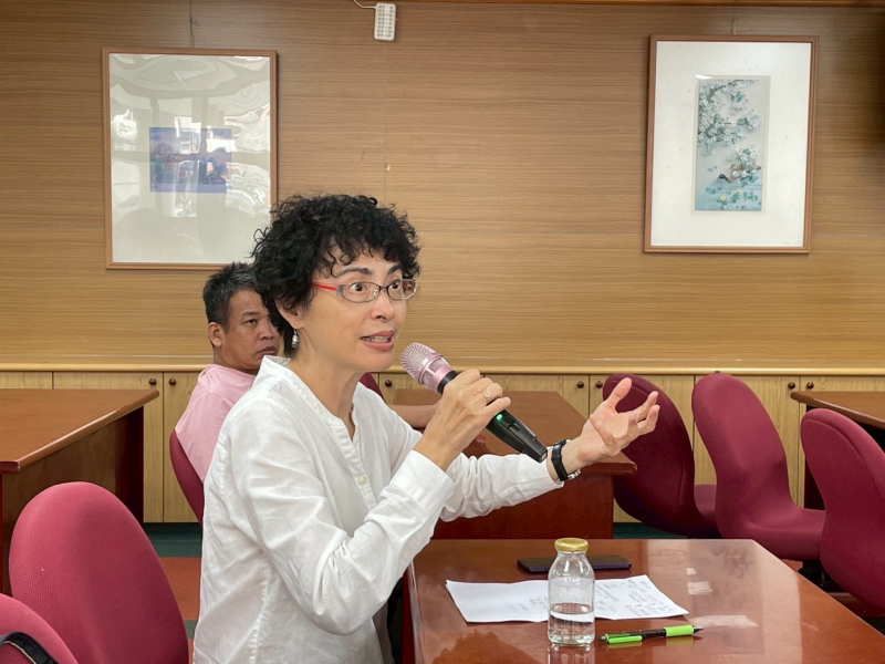 條例在原住民族文化創意商品開發中的角色與實務意涵  