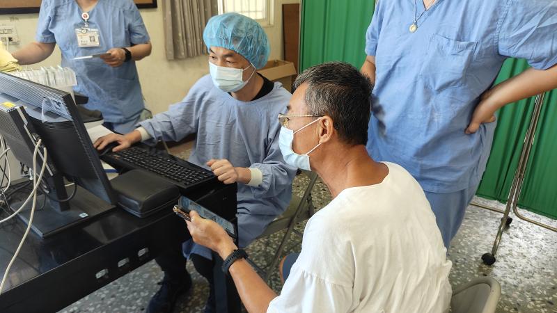 現場下載數位健保卡，馬上看診使用超方便