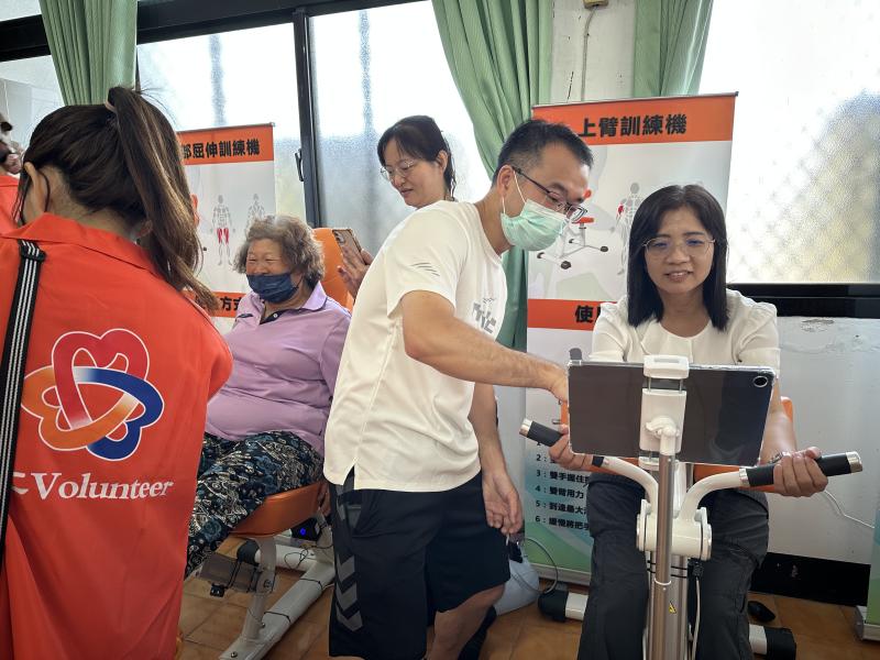 智慧運動進社區!長輩運動同時玩遊戲,數據即時回饋,健康管理變得簡單有趣!