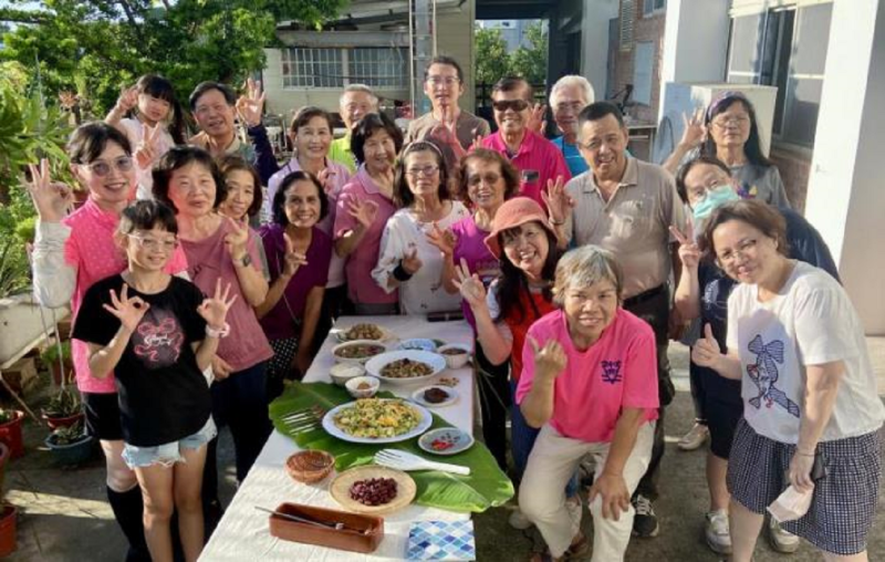 數位機會中心好學習 ─ 家傳味與數位影像交會 銅鑼飲食記憶嶄新書寫-封面照
