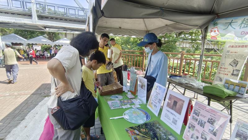 體驗用環保桌椅製作的彈珠台