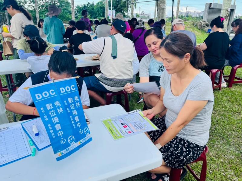 秀林DOC行動諮詢櫃台辦理跨境平台購物資安宣導