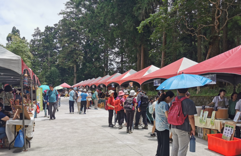 臺大實驗林管理處76週年處慶活動7月1日在溪頭自然教育中心舉行在原教育展示中心舊址有實驗林檔案修復展、USR成果、森林療育、智慧林業、社區林業成果等展示。