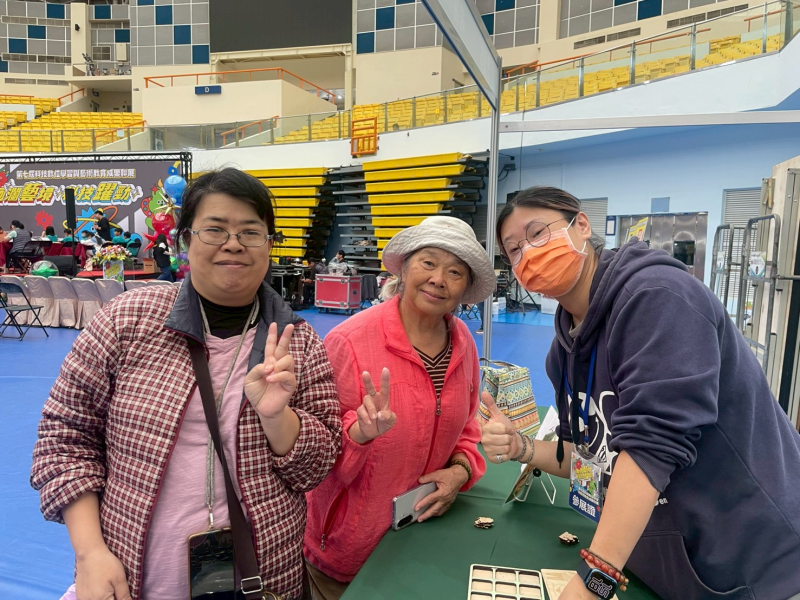 歡迎市民朋友持續關注花蓮市數位機會中心，讓我們一起用笑聲與學習迎向更智慧、更美好的花蓮。