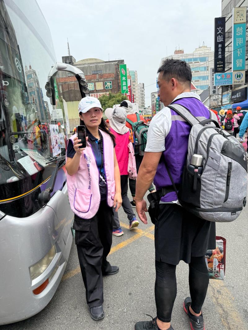 民眾詢問接駁車路線