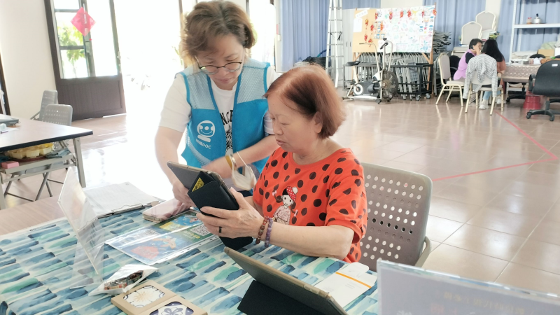 現場同時進行行動駐點,吸引民眾詢問