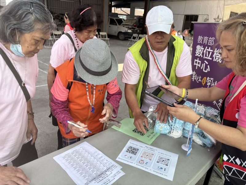 培育在地人才與共構智慧社區