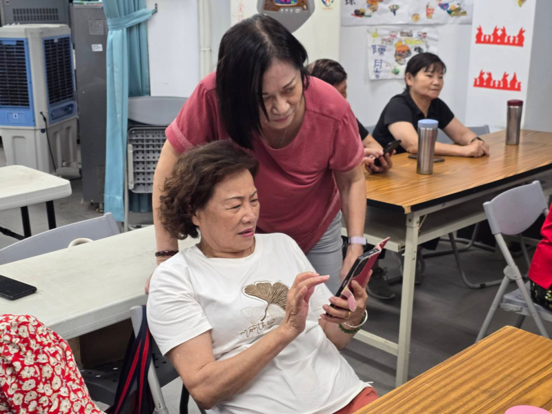 課堂上互相交流分享，學習路上共同成長。