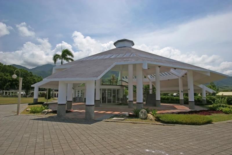 「羅山遊憩區」位於海岸山脈旁的富里鄉羅山村，安靜的小農村，居民以客家人為主，約佔80%。