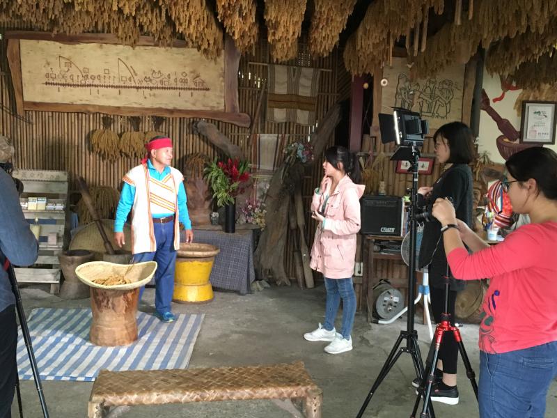 臺東DOC志工小旅行於天氣多變的春天來到了崁頂村，深入認識、體驗布農生活。