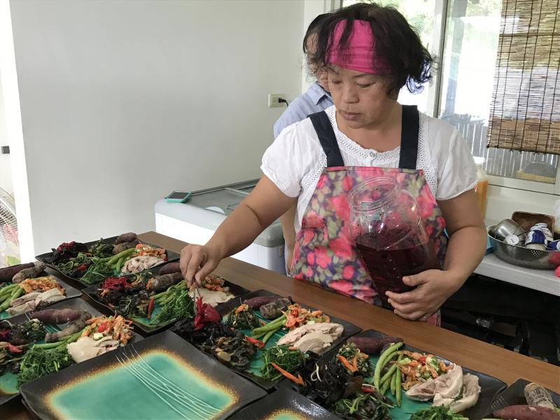 風味餐點在全程旅程活動後悄悄上桌，精美擺盤、口口驚艷、還有令人讚不絕口的加味烤肉。