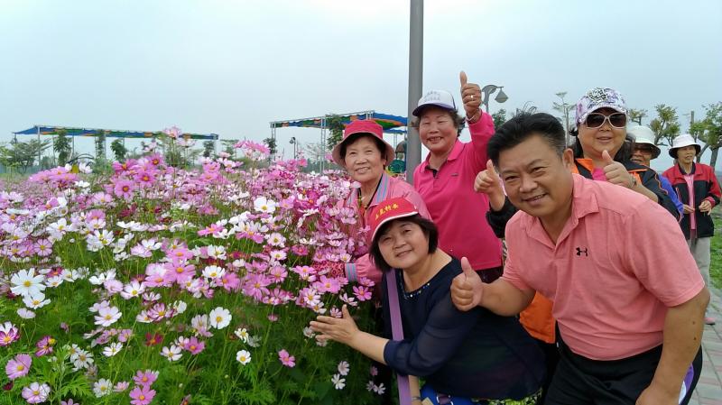 吸引許多民眾來此賞花踏青