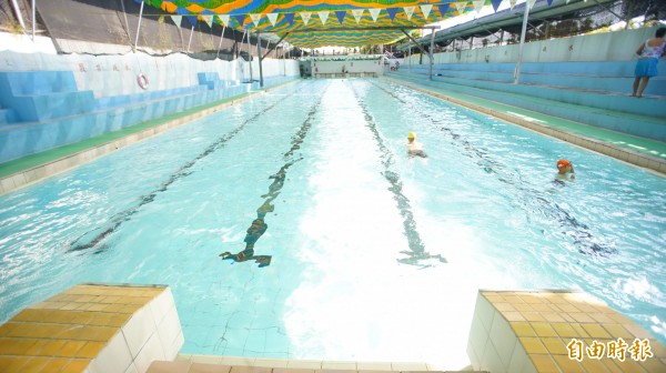 由地底層湧出的天然山泉 沁涼乾淨