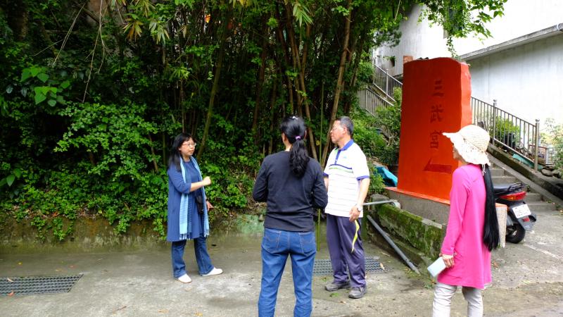 學員討論走位及腳本。