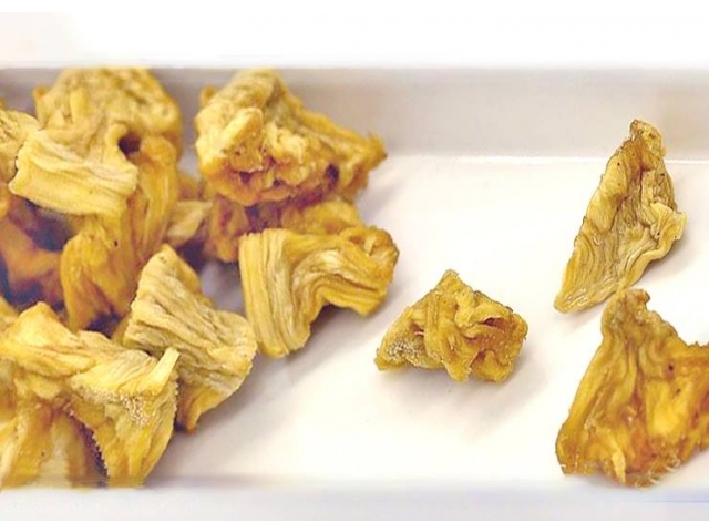 鳳梨果乾有濃郁的果香，絕對不咬舌