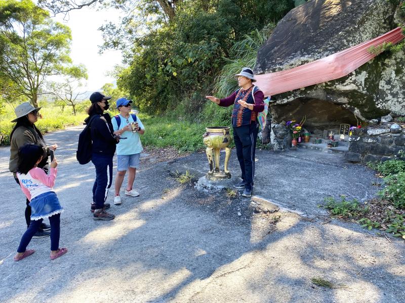 屏東牡丹鄉的大梅部落導覽員 仲宇靖 先生，帶你身歷其境般的遊山玩水，解解想出外散心的饞！