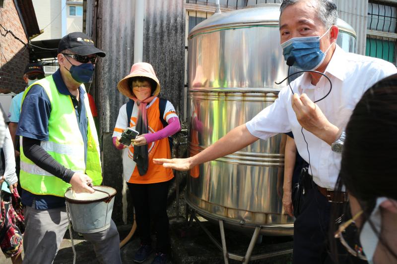 由退休老師-李秋自協助導覽