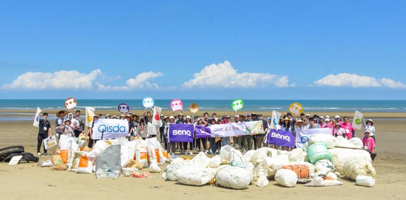 《DOC志工小旅行 》志工接力清理海廢　苑裡海岸環境勞作-封面照