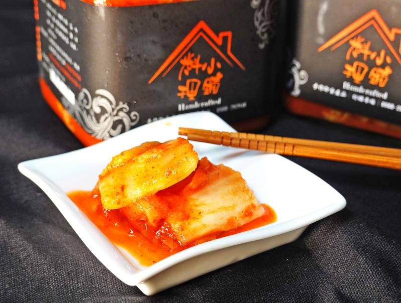 老闆娘手工製作的泡菜,大小朋友都可以吃。