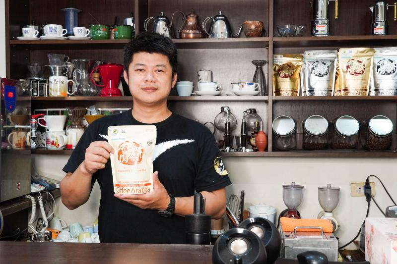 林園咖啡老闆林文弘