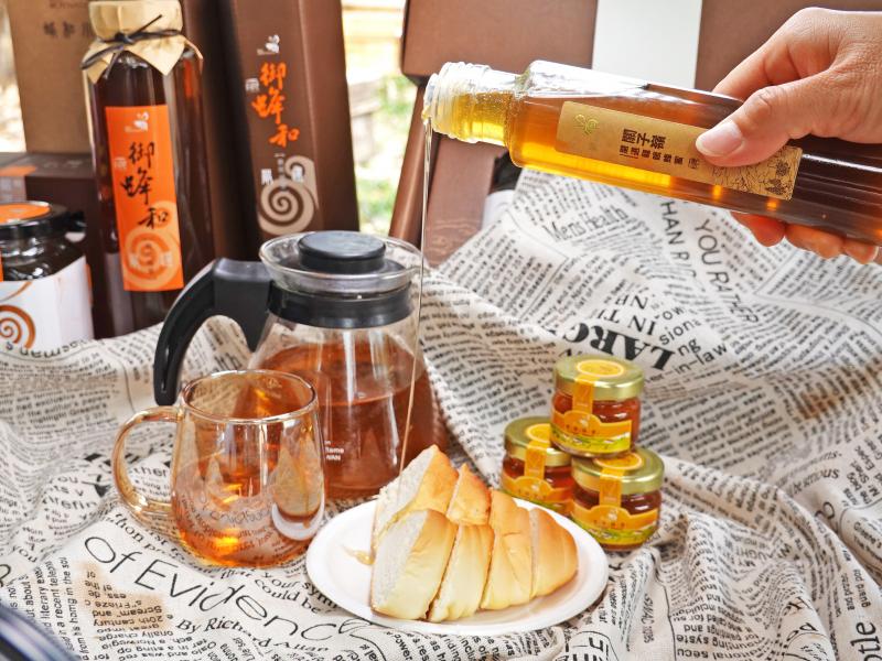香醇的蜂蜜可以當沾醬，也適合搭配料理、烘焙使用。