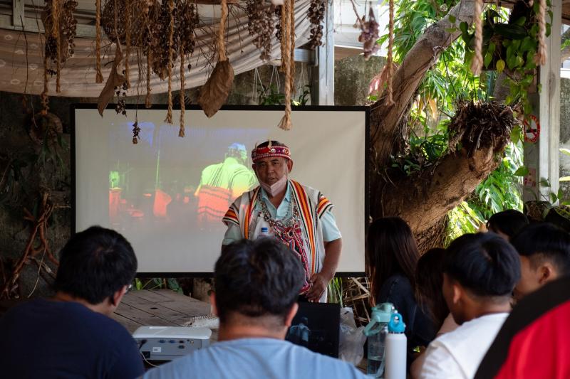 王基郁長老的影片解說，涵蓋中正部落的歷史。