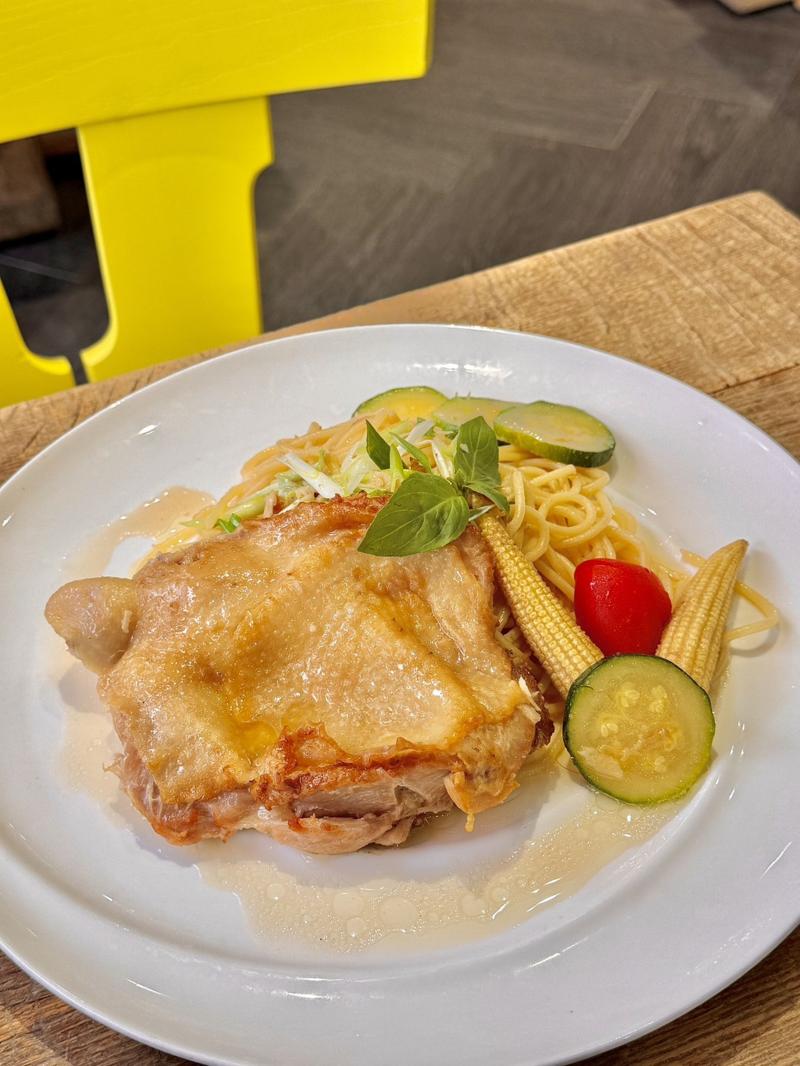 三星蔥油雞腿義大利麵