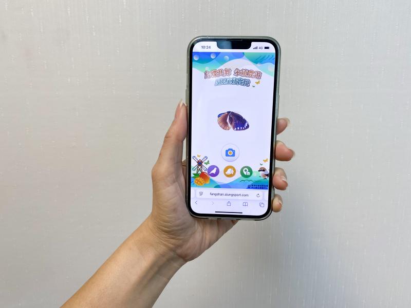 「AR互動生態體驗平台」，遊客透過手機或平板，就能在街區裡與虛擬伯勞鳥互動，並發掘隱藏的在地故事，彷彿進行一場文化尋寶。