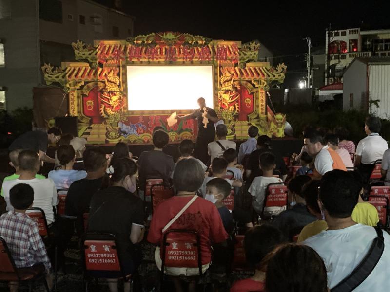 紀錄跟拍「永興樂皮影劇團」至臺南學甲區演出實況