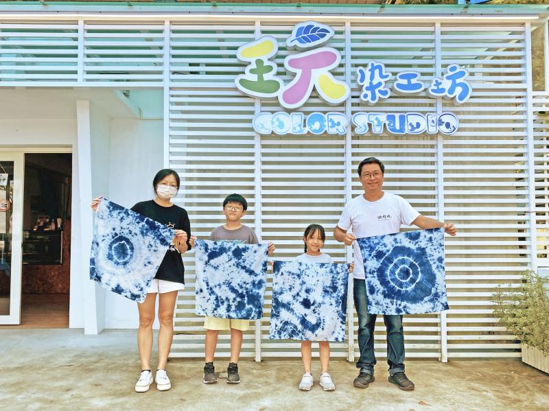 媽媽號不只是柑仔店,而是將文化、產業、社區、旅客串聯起來的橋樑。