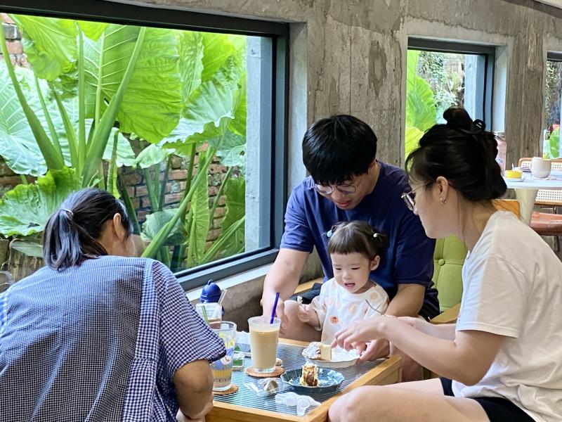 甜點工作室裡不少甜點品項,成分單純、用料實在,讓許多家長放心給小孩品嘗。