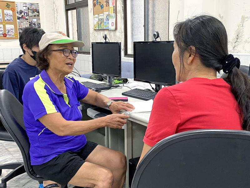 學員參與來賓及主持人的討論，確立Podcast的主題與內容規劃