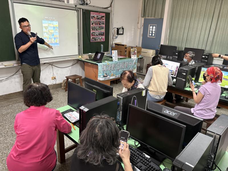 學員跟著老師的教學一步步剪輯出屬於自己的小短片