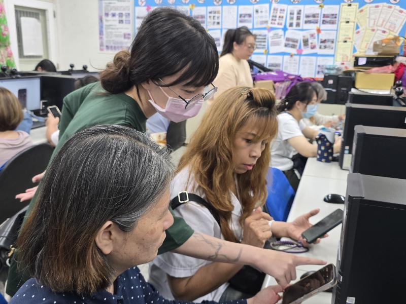 老師解決學員遇到的瓶頸。