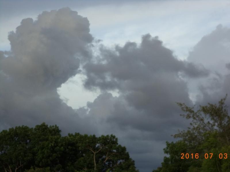 學員多方嘗試攝影的可能性，以天空為主題